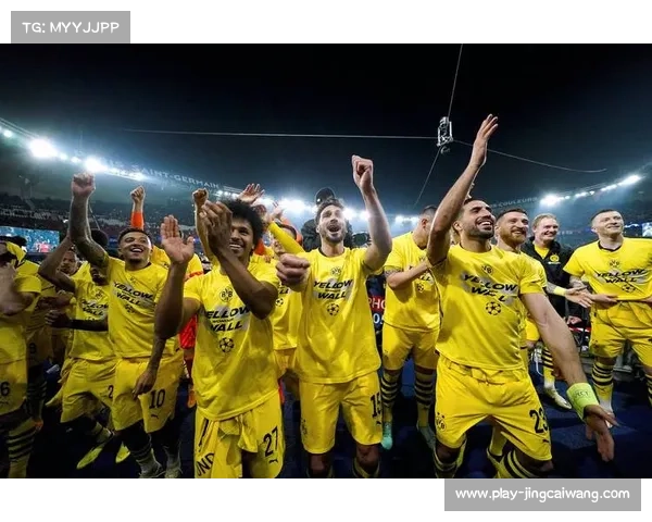 多特蒙德与主力边锋完成续约，留住未来核心框架